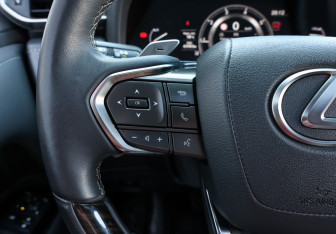 Подержанный автомобиль Lexus LX 2022 года (23 фото)