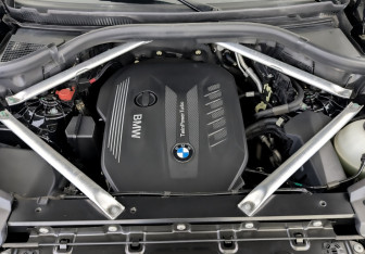 Подержанный автомобиль BMW X5 2021 года (9 фото)