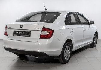 Подержанный автомобиль Skoda Rapid Liftback 2019 года (5 фото)