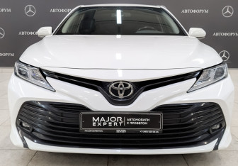 Подержанный автомобиль Toyota Camry Sedan 2019 года (2 фото)