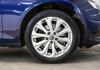 Подержанный автомобиль Audi A4 Sedan 2020 года (27 фото)