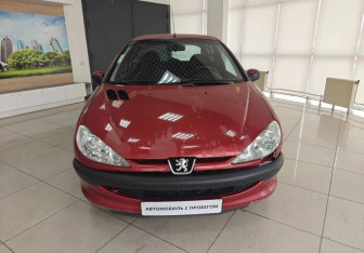 Подержанный автомобиль Peugeot 206 Hatchback 2008 года (2 фото)