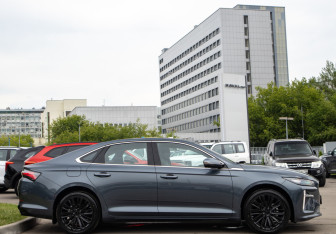 Подержанный автомобиль Geely Preface 2024 года (3 фото)