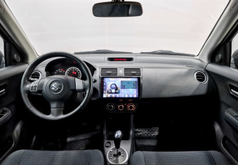 Подержанный автомобиль Suzuki Swift Hatchback 2007 года (14 фото)