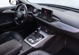 Подержанный автомобиль Audi A6 Sedan 2017 года (10 фото)