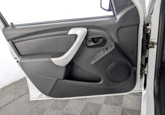 Подержанный автомобиль LADA (ВАЗ) Largus Wagon 2021 года (19 фото)