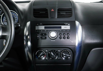 Подержанный автомобиль Suzuki SX4 Hatchback 2012 года (12 фото)