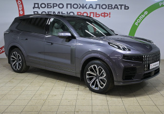 Подержанный автомобиль Lynk&Co 09 2023 года (3 фото)