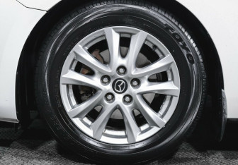 Подержанный автомобиль Mazda 3 Sedan 2016 года (8 фото)