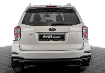 Подержанный автомобиль Subaru Forester Suv 2017 года (6 фото)