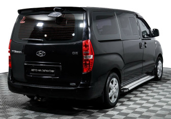 Подержанный автомобиль Hyundai Grand Starex 2013 года (5 фото)