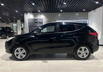 Подержанный автомобиль Hyundai ix35 2012 года (6 фото)