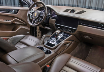 Подержанный автомобиль Porsche Cayenne 2018 года (9 фото)