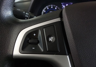 Подержанный автомобиль Hyundai Solaris Hatchback 2011 года (16 фото)