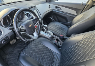 Подержанный автомобиль Chevrolet Cruze Hatchback 2012 года (9 фото)