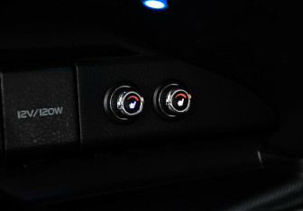 Подержанный автомобиль Toyota Camry Sedan 2022 года (15 фото)