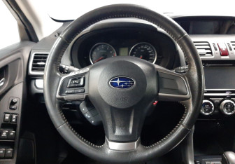 Подержанный автомобиль Subaru Forester Suv 2015 года (11 фото)