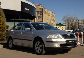 Подержанный автомобиль Skoda Octavia Liftback 2008 года (2 фото)