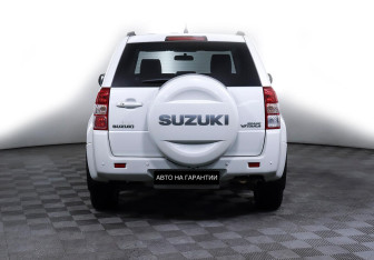 Подержанный автомобиль Suzuki Grand Vitara 2014 года (6 фото)