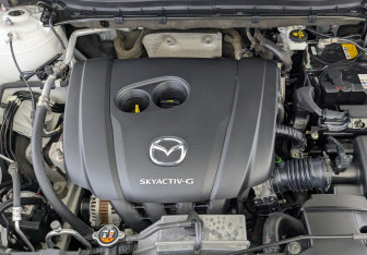 Подержанный автомобиль Mazda CX-5 2022 года (9 фото)