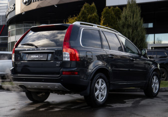 Подержанный автомобиль Volvo XC90 2012 года (3 фото)