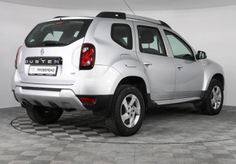 Подержанный автомобиль Renault Duster 2019 года (5 фото)