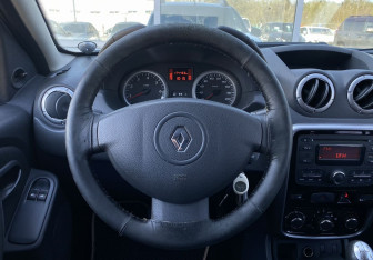 Подержанный автомобиль Renault Duster 2012 года (14 фото)