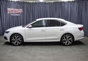 Подержанный автомобиль Skoda Octavia Liftback 2020 года (8 фото)