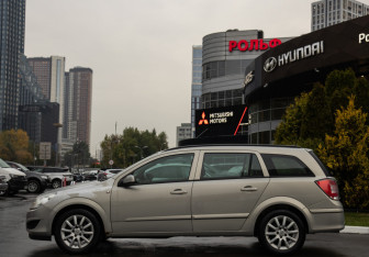 Подержанный автомобиль Opel Astra Wagon 2007 года (6 фото)