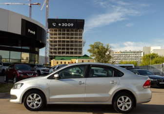 Подержанный автомобиль Volkswagen Polo Sedan 2012 года (6 фото)