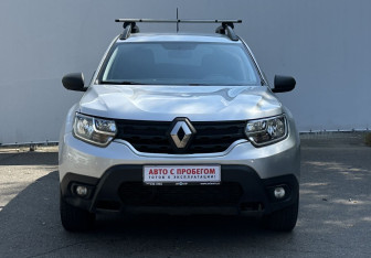 Подержанный автомобиль Renault Duster 2022 года (2 фото)