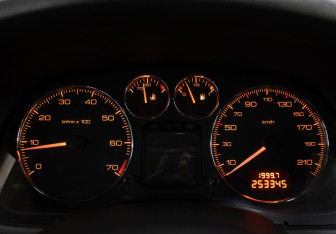 Подержанный автомобиль Peugeot 307 Hatchback 2007 года (12 фото)