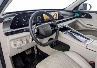 Подержанный автомобиль Exeed RX 2023 года (16 фото)