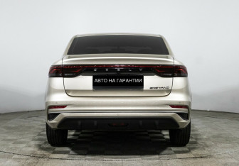 Подержанный автомобиль Geely Emgrand 2023 года (6 фото)