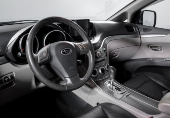 Подержанный автомобиль Subaru Tribeca 2007 года (14 фото)