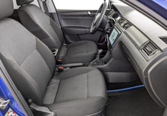 Подержанный автомобиль Skoda Rapid Liftback 2019 года (24 фото)