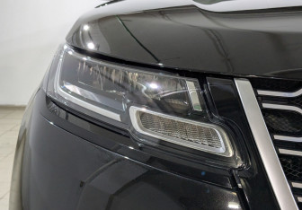 Подержанный автомобиль Land Rover Range Rover Velar 2020 года (11 фото)
