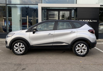 Подержанный автомобиль Renault Kaptur 2016 года (8 фото)