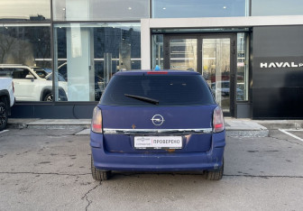 Подержанный автомобиль Opel Astra Wagon 2007 года (6 фото)