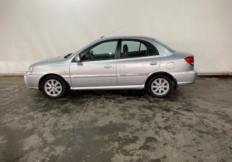 Подержанный автомобиль Kia Rio Sedan 2010 года (7 фото)