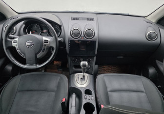 Подержанный автомобиль Nissan Qashqai 2012 года (11 фото)