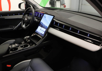 Подержанный автомобиль Geely Atlas 2024 года (14 фото)