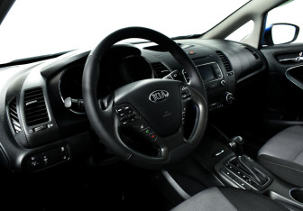 Подержанный автомобиль Kia Cerato Sedan 2014 года (9 фото)