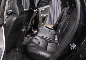 Подержанный автомобиль Volvo XC60 2013 года (12 фото)