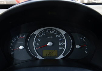Подержанный автомобиль Hyundai Tucson 2008 года (9 фото)