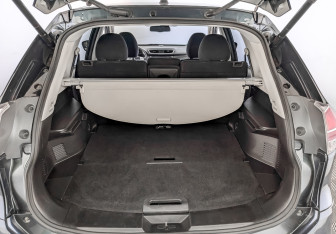 Подержанный автомобиль Nissan X-Trail 2016 года (10 фото)