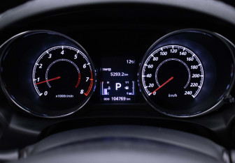 Подержанный автомобиль Mitsubishi ASX 2012 года (12 фото)