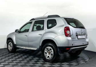 Подержанный автомобиль Renault Duster 2013 года (7 фото)