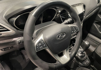 Подержанный автомобиль LADA (ВАЗ) Vesta Wagon 2019 года (14 фото)