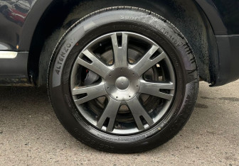 Подержанный автомобиль Volkswagen Touareg 2007 года (15 фото)